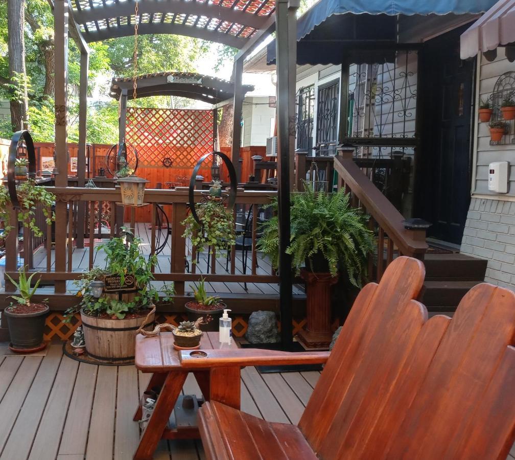 La Villa By The Riverwalk Сан Антонио Екстериор снимка